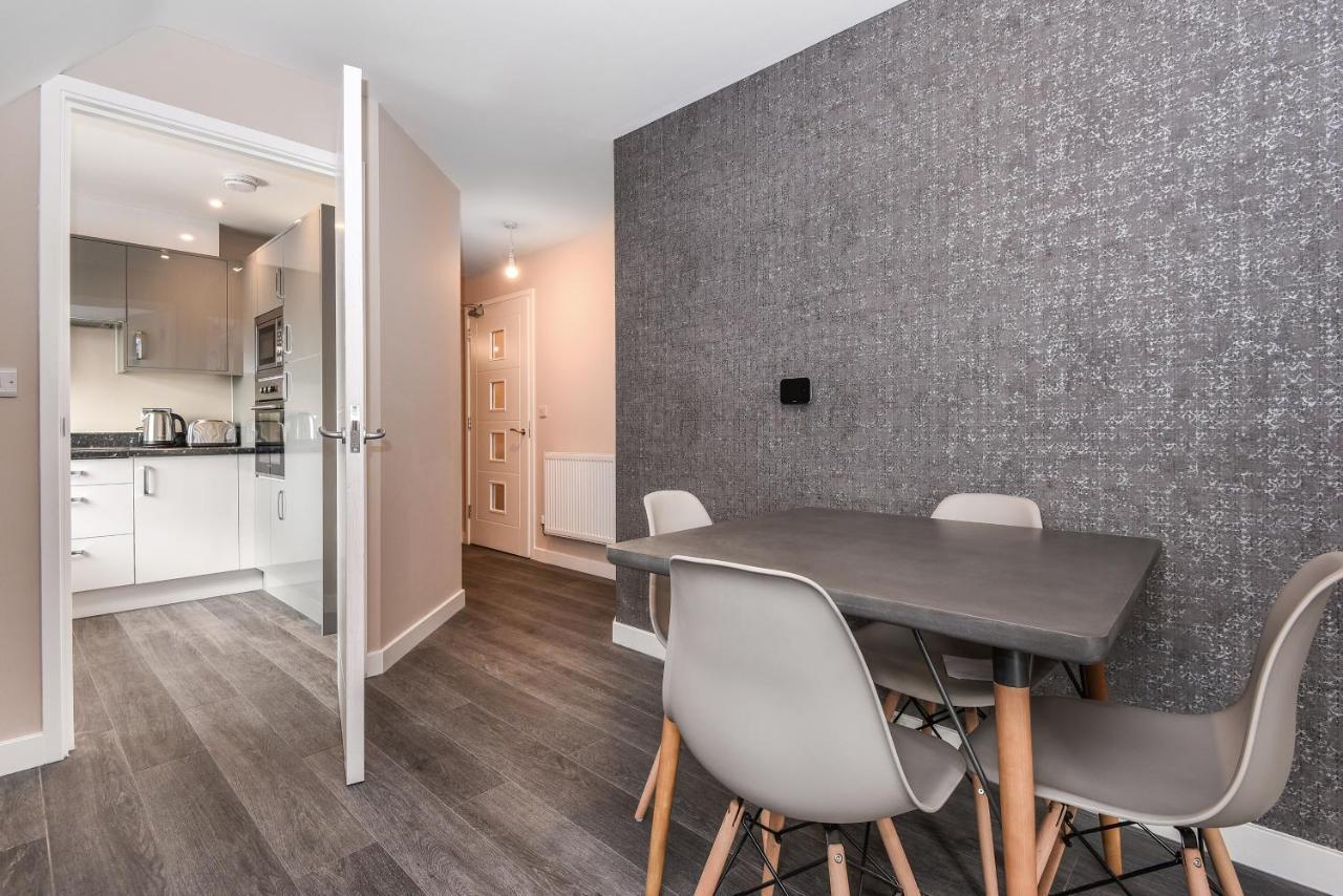 Magna House Apartment อีแกม ภายนอก รูปภาพ